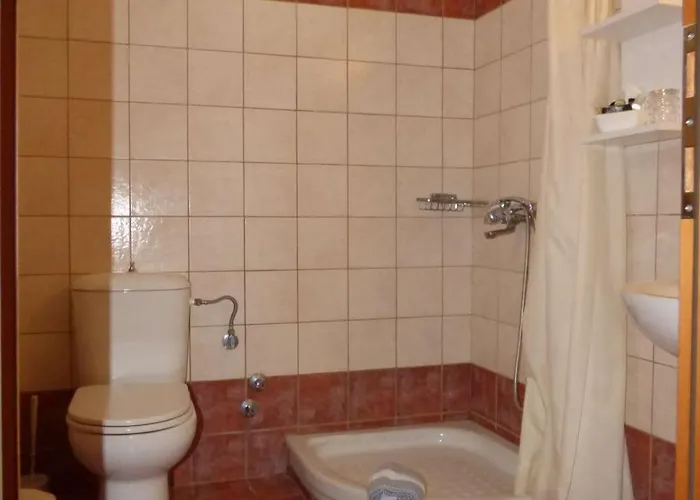 Nikos House Apartahotel 2*