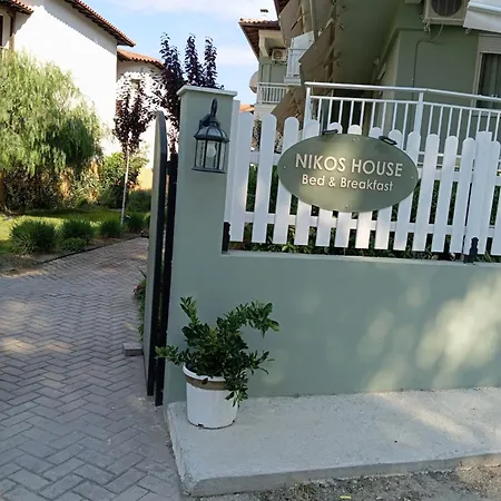 アパートホテル Nikos House ニキティ