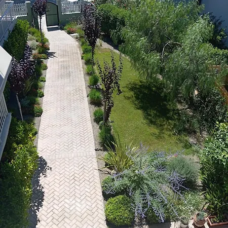 Nikos House 2*
