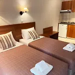 Nikos House شقة فندقية 2*