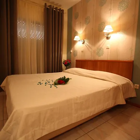 Nikos House Aparthotel 2*