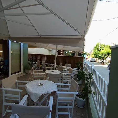 Aparthotel Nikos House 2*