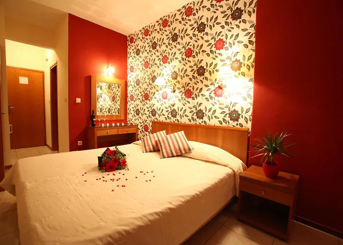 Nikos House 2* 尼基季